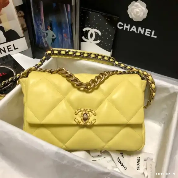 First Bag Ru FLAP 19 CHANEL BAG 0530